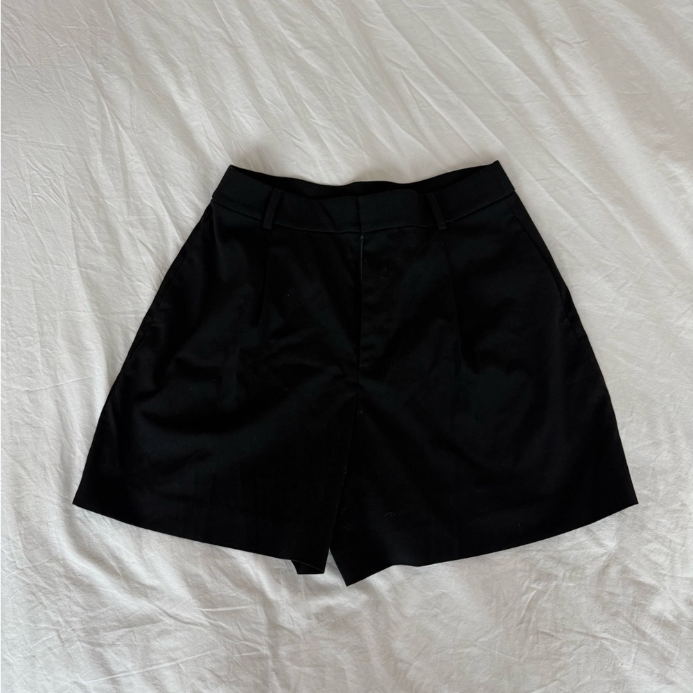 Uniqlo black dress shorts